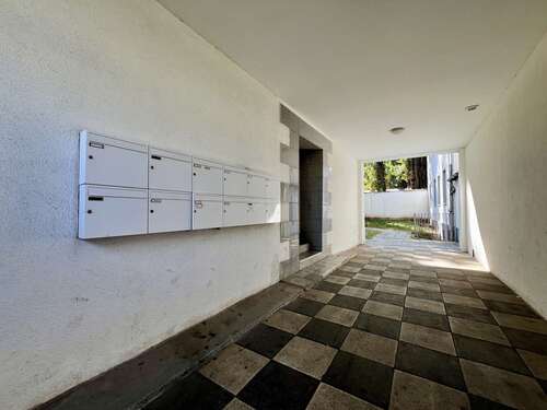 Eingangsbereich - Wohn- & Geschäftshaus zum Kaufen in Magdeburg