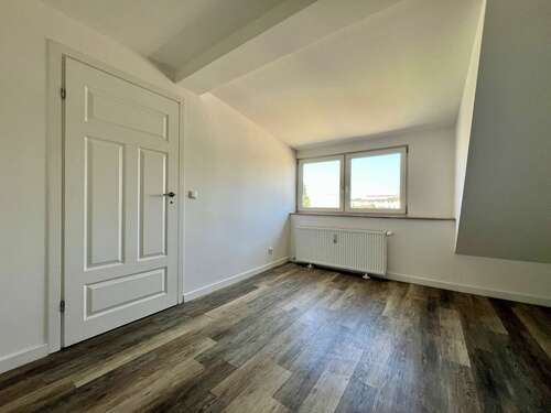 Vorderhaus - Wohnung im DG - 