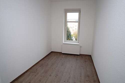 Zimmer 4 - 5 Zimmer Etagenwohnung in Schkeuditz