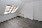 Schlafzimmer DG li SF (Referenz) - ++Wohn- und Geschäftshaus mit Entwicklungspotential in Zwickau++