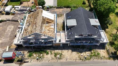 Baustelle 06.2024 - Mach es zu deinem Projekt: Doppelhaushälfte mit Garage zum Ausbau