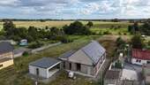 Hausansicht - Architektonisch durchdacht, hochwertig ausgestattet – Ihr neues Zuhause!