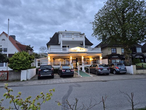 Front zu Förde - Laboe, 1. Reihe, Strandlage, unverbaubarer Blick auf die Förde