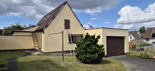 Nebengebäude u. Garage - 4 Zimmer Doppelhaushälfte in Mönkeberg