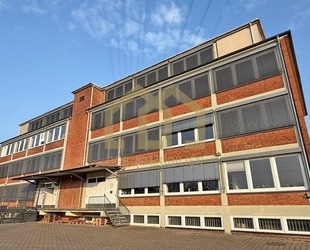 Top- Bürofläche in Hamburg Jenfeld mit 400 m². Einzug sofort möglich. EUR 7,35 m². Fläche teilbar.