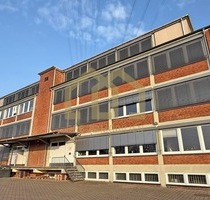 Top- Bürofläche in Hamburg Jenfeld mit 400 m². Einzug sofort möglich. EUR 7,35 m². Fläche teilbar.