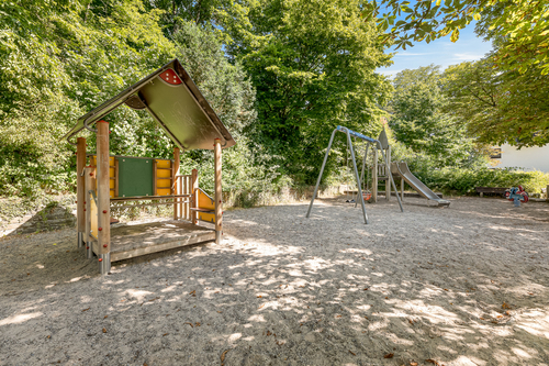 Spielplatz um die Ecke - 