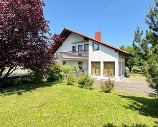Helles, großes Einfamilienhaus mit Einliegerwohnung und Büro, Praxis oder Ferienwohnung - Pohrsdorf
