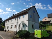 Ansicht 1 - Mehrfamilienhaus mit 3 +1 Wohnungen und großem Grundstück