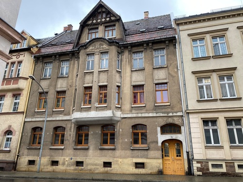 Ansicht 1 - Mehrfamilienhaus im Jugendstil, zentrale Lage, teilvermietet mit Sanierungs-AfA