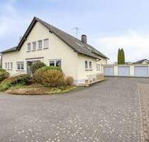 Großzügiges Einfamilienhaus mit zwei Einliegerwohnungen in Odenthal Eikamp - Odenthal / Eikamp