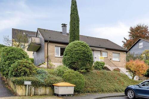 Ansicht - Einfamilienhaus mit viel Potenzial freut sich auf neue Eigentümer