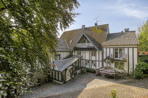 Ansicht - Außergewöhliches Anwesen mit mehreren Häusern mitten in der Natur