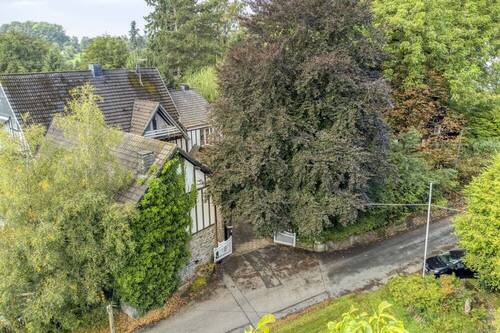 Lage - Einfamilienhaus mit 319,50 m&sup2; in Wipperfürth zum Kaufen