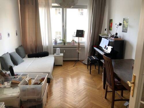 Arbeiten - Kinder -Gäste - Mitten in der Stadt und trotzdem ruhig wohnen - Balkon und Einbauküche
