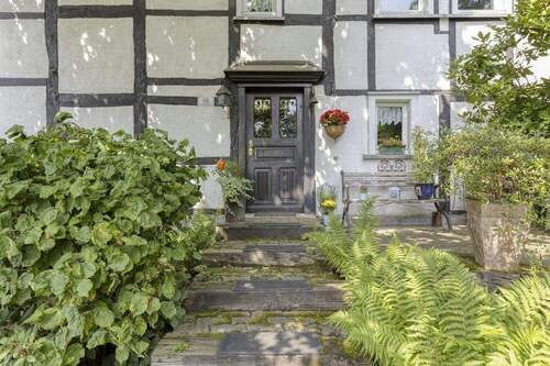 Eingang - Bergisches Fachwerkhaus mit kleinen Schönheitsfehlern sucht neue Eigentümer