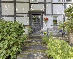 Bergisches Fachwerkhaus mit kleinen Schönheitsfehlern sucht neue Eigentümer - Leverkusen Bergisch Neukirchen