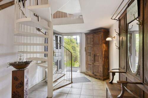 Flur - Einfamilienhaus mit 141,50 m&sup2; in Leverkusen zum Kaufen