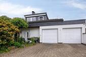 Garagen - 5 Zimmer Einfamilienhaus in Wermelskirchen / Dhünn