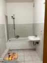 Bad mit Duschvorrichtung - 