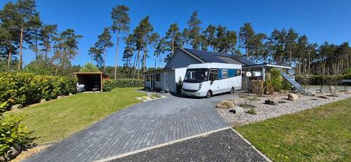 Frontansicht - Moderner, neuwertiger Bungalow mit PV-Anlage, Wärmepumpe, Wallbox, Klima, Vollbad, EBK, 3 Carports uvm.
