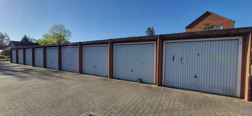 Garagenhof, 5 Garagen inklusive - 