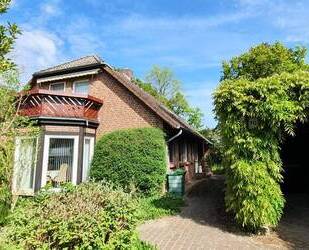 Großzügig + sehr gepflegt * 1-2 Familienhaus in ruhiger, bevorzugter Lage * 2 Küchen, 2 Bäder, Carport, Terrasse, Balkon, 2 Gartenteiche - Gorleben