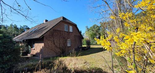 rückwärtige Ansicht mit Teich - 