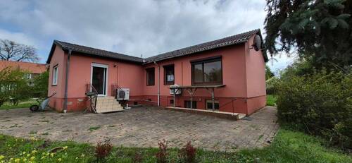 rückwärtige Ansicht mit Terrasse - 