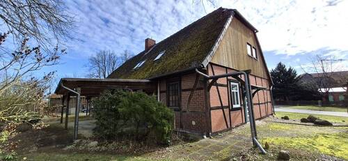 Außenansicht.jpg - Einfamilienhaus mit 290,00 m&sup2; in Prezelle zum Kaufen