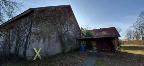 Ansicht Scheune, Carport, Haus - 