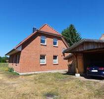 Neuwertiges EFH mit Wärmepumpe, Carport, 2 Bäder, EBK und eigenes Grünland - Dömitz Heidhof