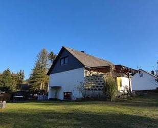 In ruhiger Sackgassenlage * 1-2 Familienhaus * Küche mit EBK * 2 Bäder * Vollkeller * Garage - Höhbeck Brünkendorf