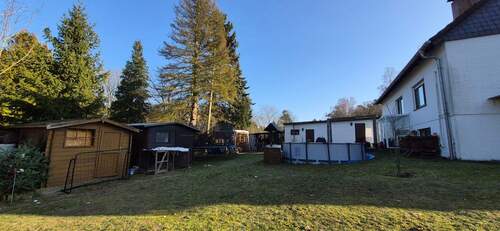 Ansicht Gartenhäuser, Garage, Haus - 