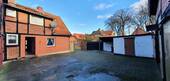 Innenhof und Zufahrt - Einfamilienhaus mit 118,00 m&sup2; in Dannenberg zum Kaufen