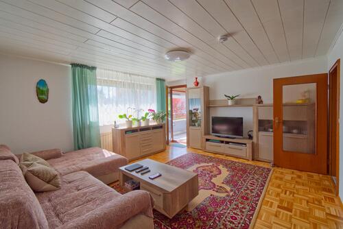 Wohnzimmer - 3 Zimmer Etagenwohnung zum Kaufen in Villingen-Schwenningen