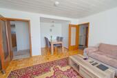 Wohnzimmer Blick zum Essplatz - Etagenwohnung mit 82,36 m² in Villingen-Schwenningen zum Kaufen
