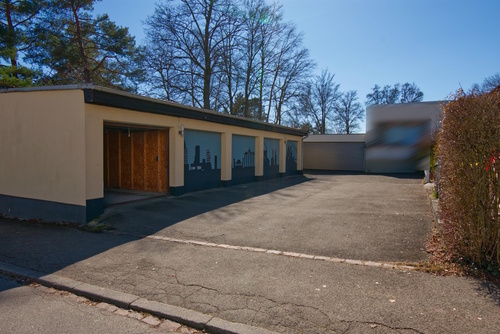 Garagen - 13 Zimmer Mehrfamilienhaus, Wohnhaus in Villingen-Schwenningen