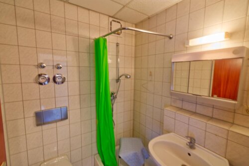 Funktionale Dusche und WC - 