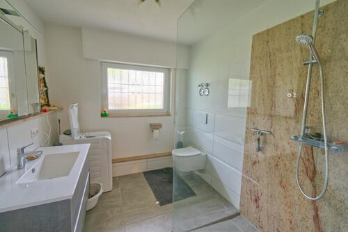 Bad Wohnung 2 - 