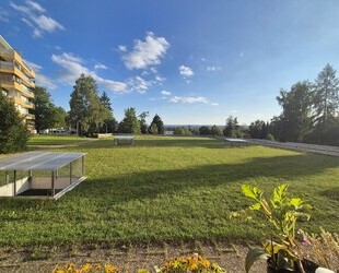 Helle 3,5 Zimmer-Erdgeschosswohnung mit eigenem Eingang, Balkon und TG-Stellplatz - Villingen-Schwenningen