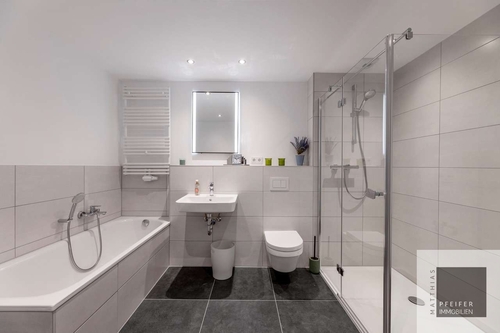 Badezimmer - 5 Zimmer Maisonettenwohnung in Friedberg (Hessen)