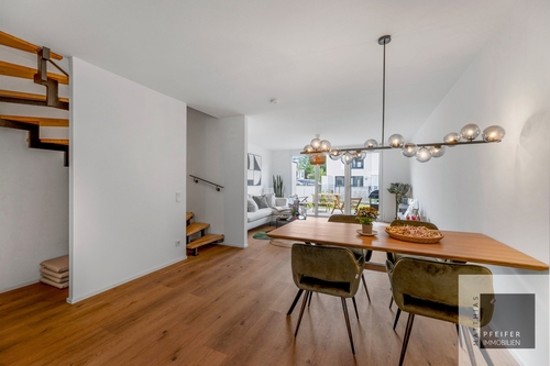 Essbereich - Maisonettenwohnung mit 145,00 m&sup2; in Friedberg (Hessen) zur Miete