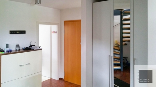 OG Diele - Maisonettenwohnung mit 135,00 m&sup2; in Dietzenbach zur Miete