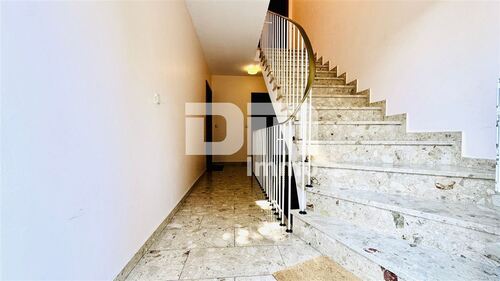 EG Haupteingang / Treppenhaus - 