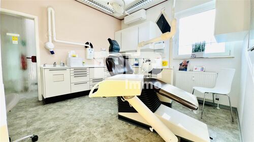 Einheit 1 Büro / Praxisraum groß - 