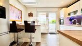 Küche / Hochwertige EBK / Zugang Balkon - 