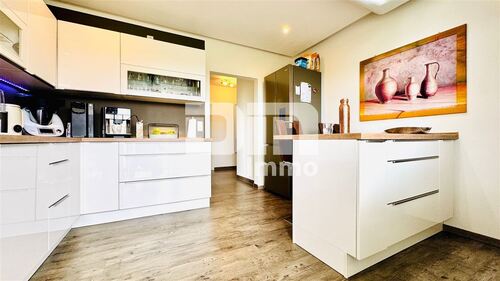 Küche / Hochwertige EBK / Zugang Balkon - 