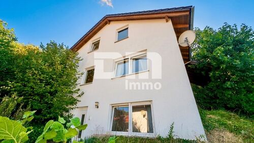 Frontansicht Titel - Moderner Wohntraum in ruhiger, naturnaher Sackgassenendlage mit Panoramablick über die Stadt