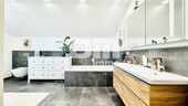 OG / DG Badezimmer / Wanne / Dusche - 